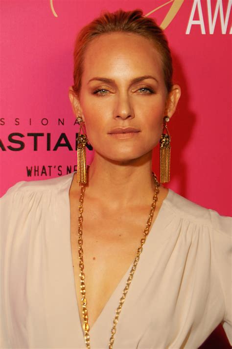 amber Valletta wiki